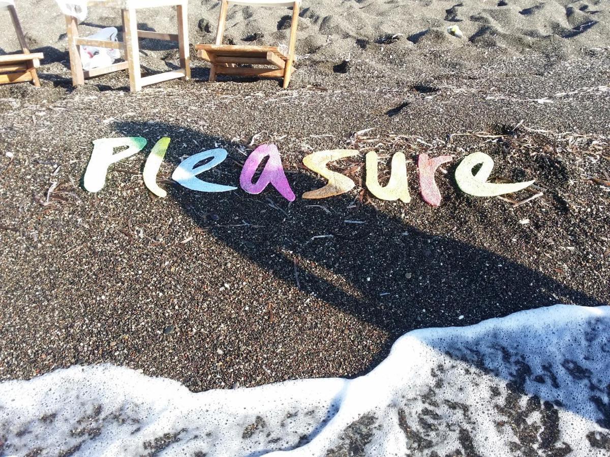 Pleasure Seaside Rooms Períssa Eksteriør bilde